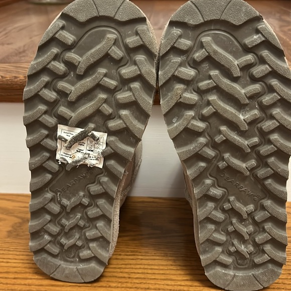 Bearpaw Womens Alyssa Ivory Suede Ankle  Pull On Snow Boots.  Gently Used. - Picture 7 of 8